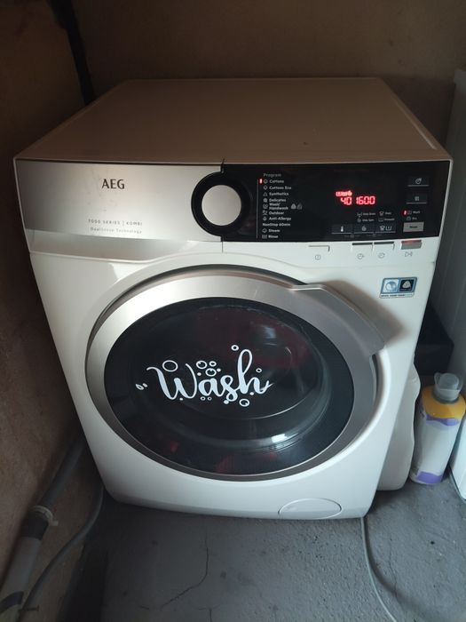 Пералня със сушилня AEG