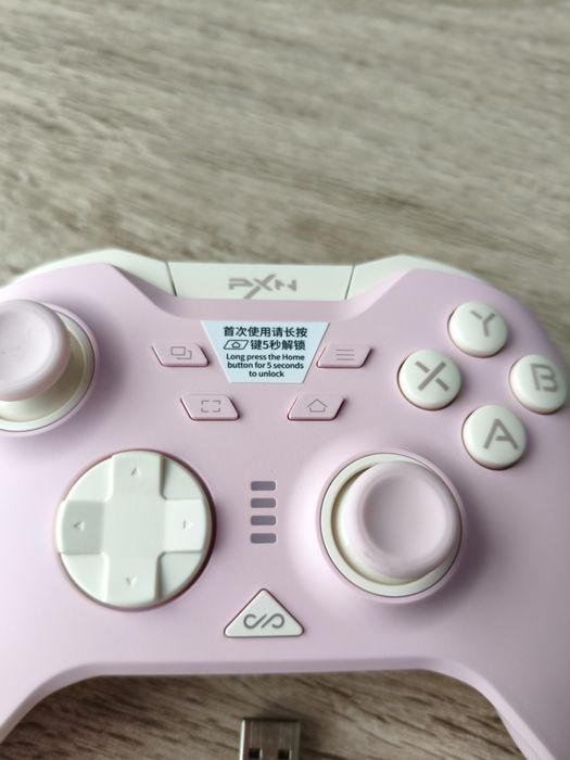Controller wireless PXN P5 – pink – Hall Effect – stare bună