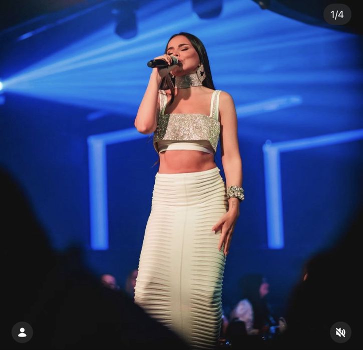 Пола Alice evis        .