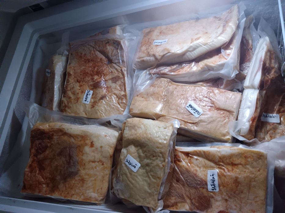 Vând slănină afumată