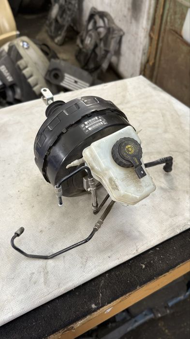 Спирачна серво помпа за БМВ 1 3 Х1 Серия Е81 Е87 Е88 Е90 Е91 Е84