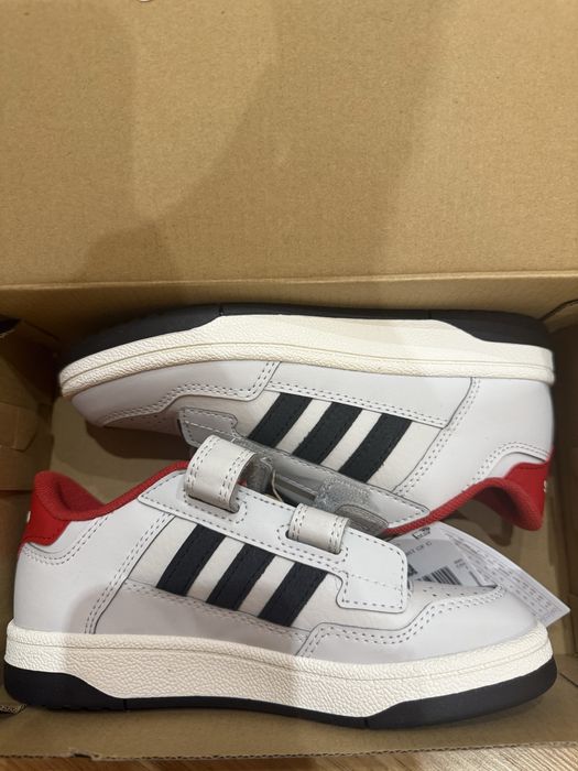 Детски обувки Adidas Rapid Court