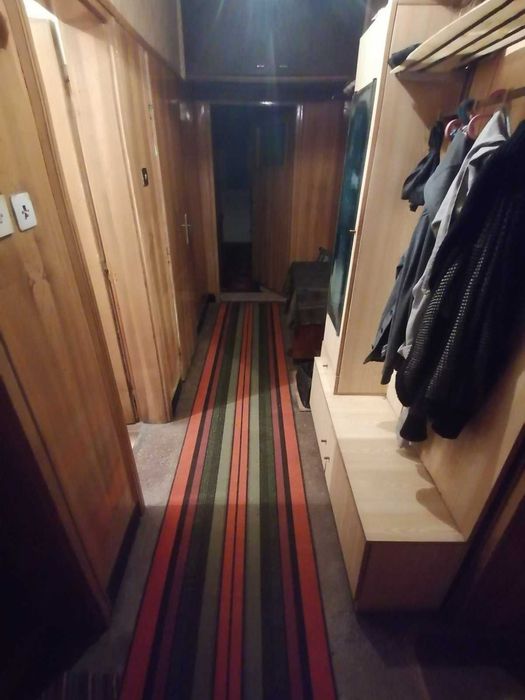 Дава се под наем Тристаен апартамент в Благоевград, Идеален център - 122 кв.м за 224.4 € - Снимка #2