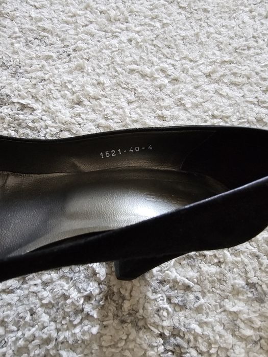 Pantofi negri din piele intoarsa cu toc eleganți