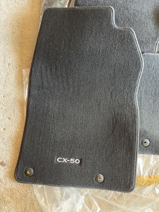 Чисто нови стелки за Мазда CX50