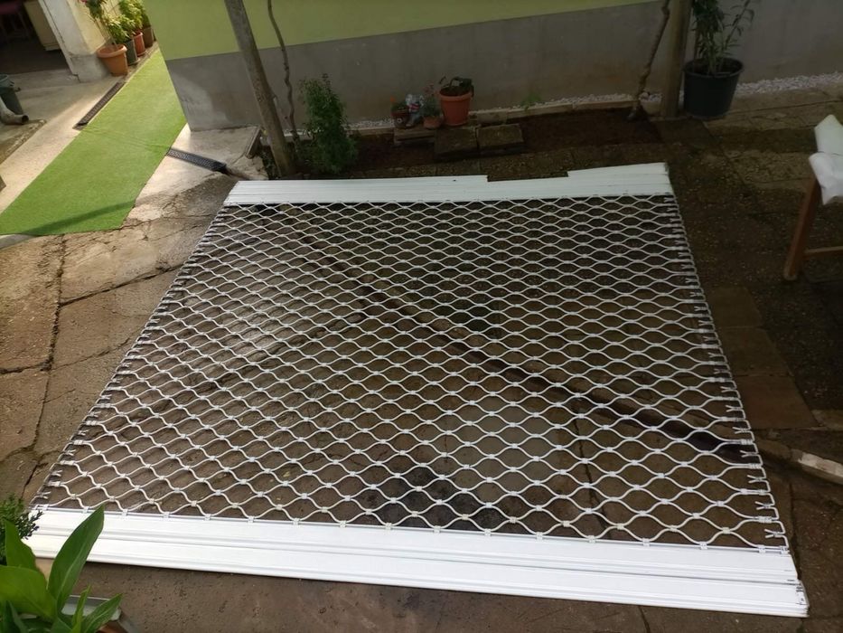 Ролетна (охранителна) щора