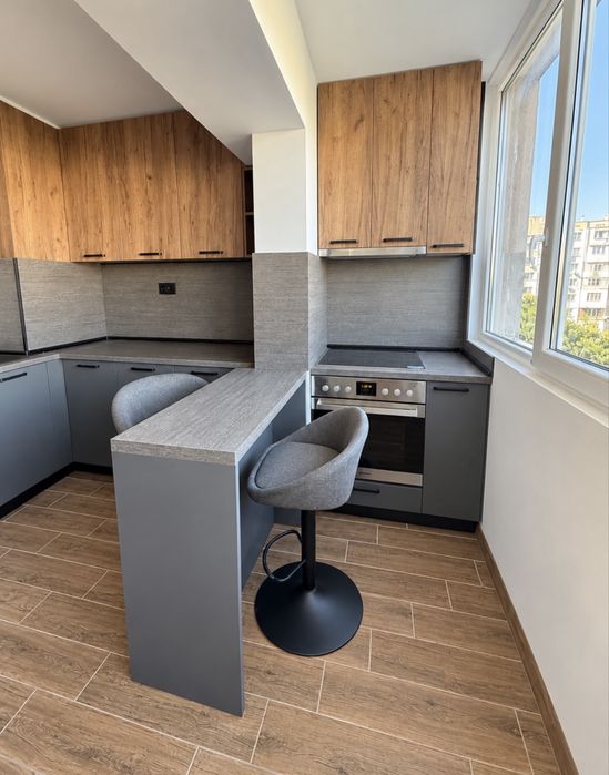 Дава се под наем Тристаен апартамент в Варна, Левски - 60 кв.м за 850 € - Снимка #2