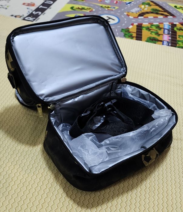 Ланч бокс от SMIGGLE новый !