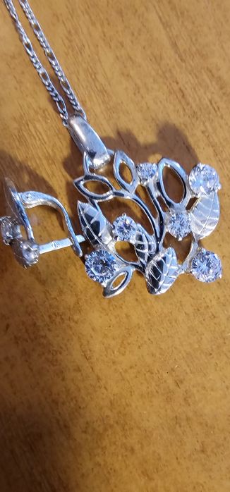 Сребърно колие с обеци