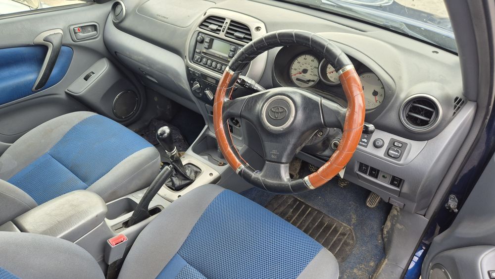 Dezmembram Toyota Rav 4 2003 2.0d 4x4