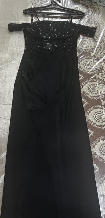 Вечернее чёрное платье,надето 1 раз