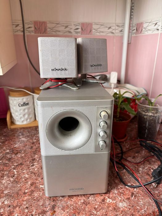 Колонка с усилительом