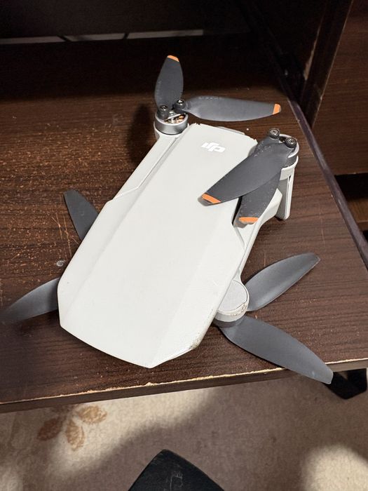 Drona dji mini 2