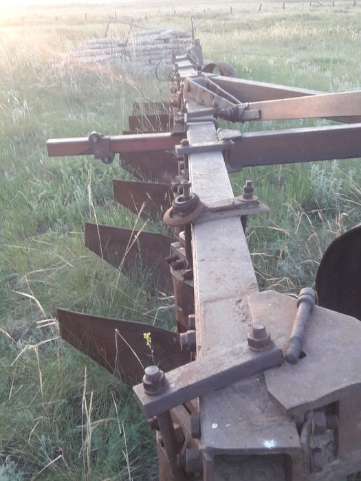 Плуг плн 8.          .