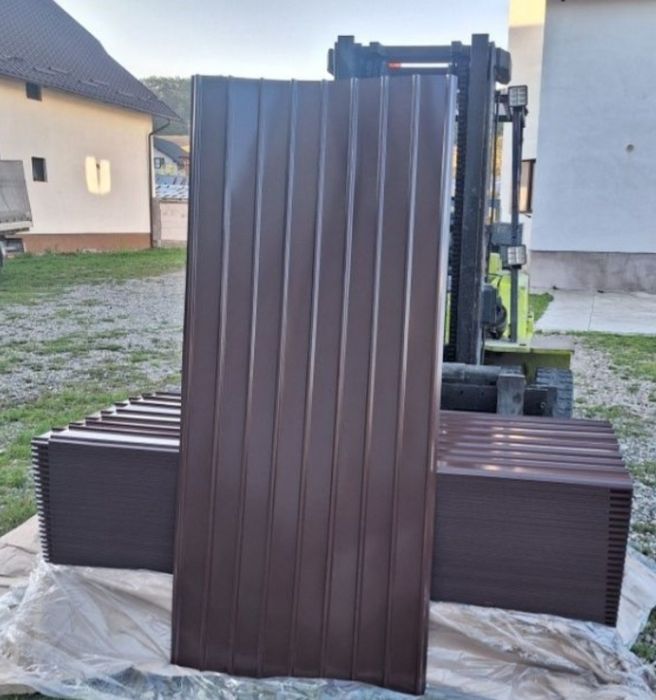 Tablă Cutata colorat și zincat
Dimensiuni 190/90/0.2 maro 10 lei