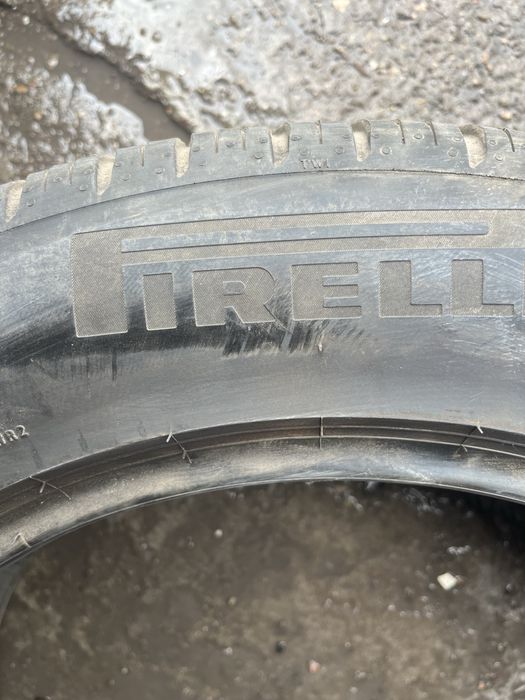 Летние шины  235/55R19 Pirelli