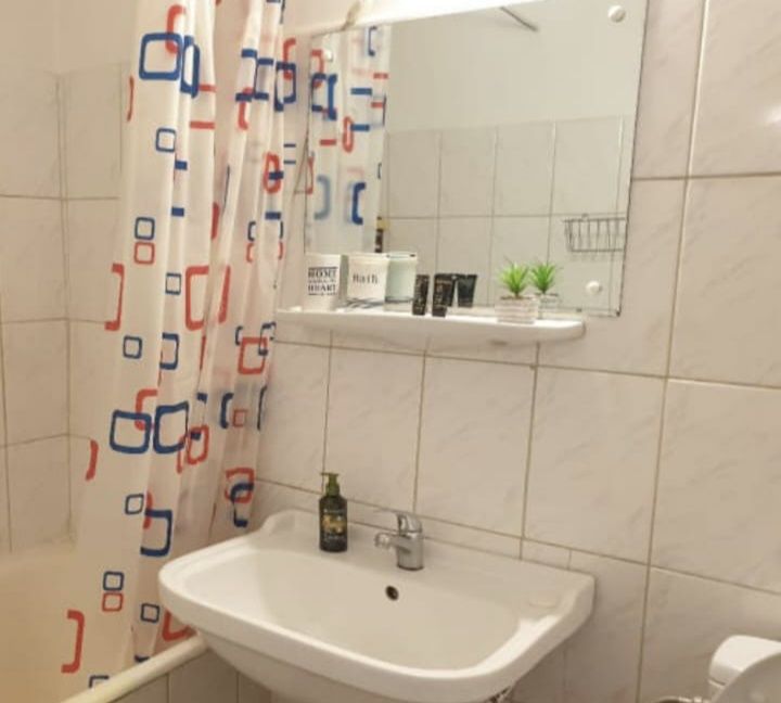 Închiriez garsonieră
