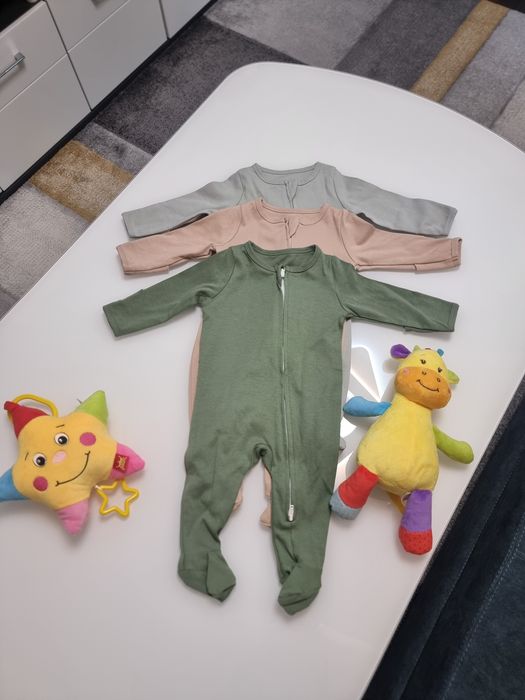 Бебешки дрехи, бебешки комплекти KrisiBaby – 100% памук, двупосочен цип и вградени ръкавички (0–3 месеца)