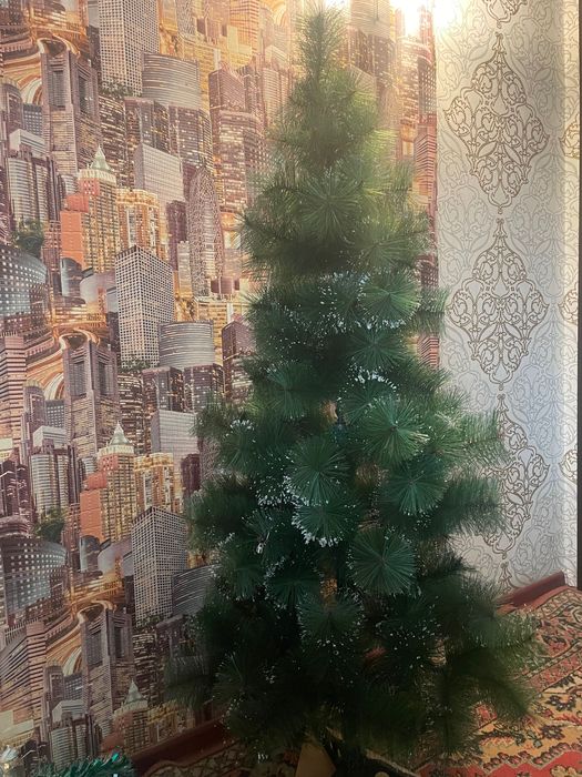 Елка продаю игрушки в подарок