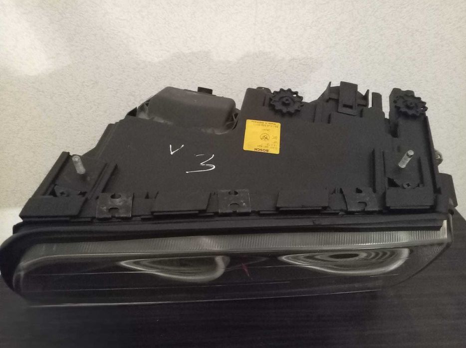 Фары бмв е38 дорест с BI-LED модулем оригинал BOSH с анг.глазками