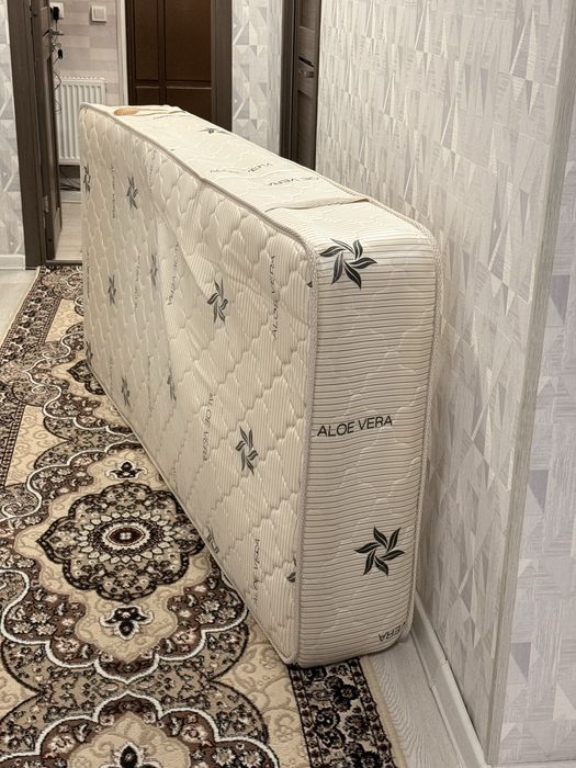 Продается матрас стандартного размера