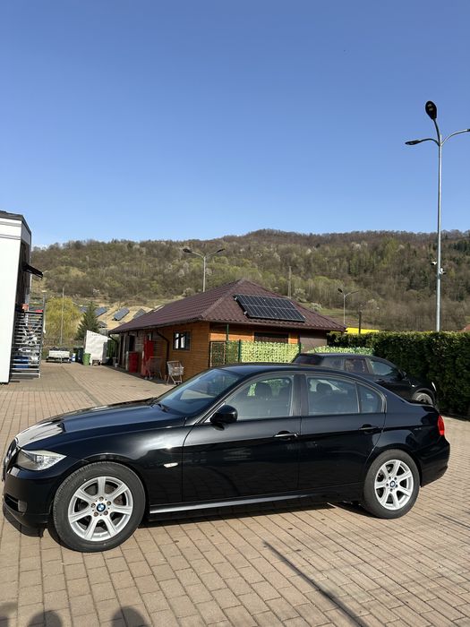 BMW 318i / 2009 / 156.000 km / manuala