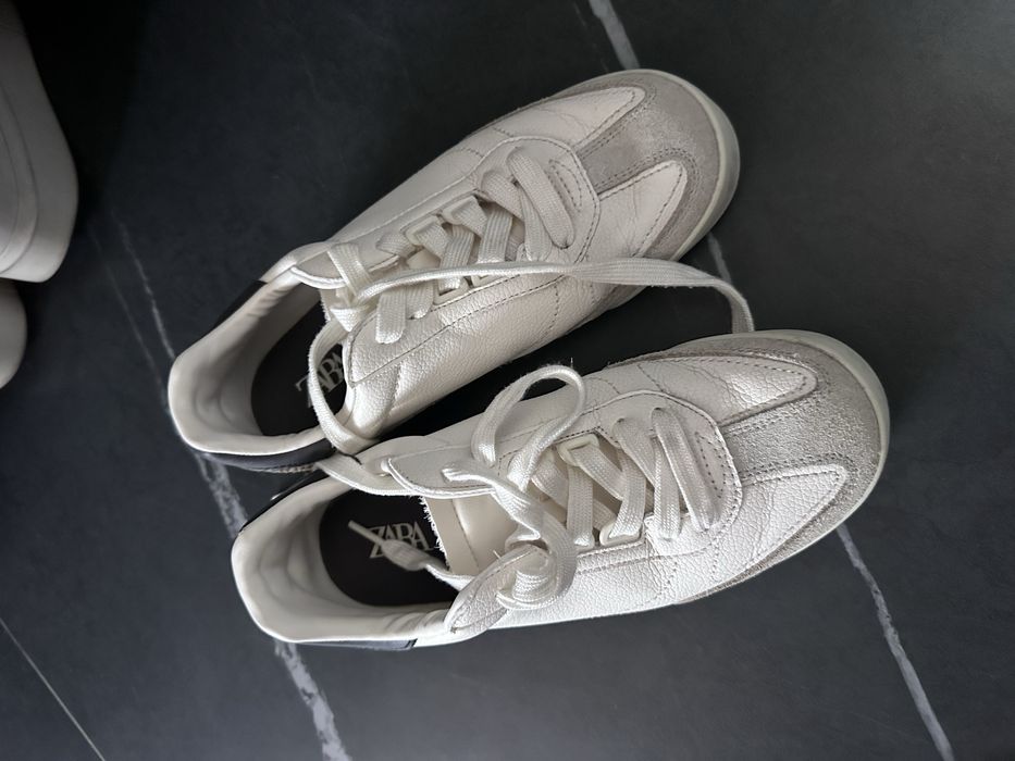 Кроссовки adidas