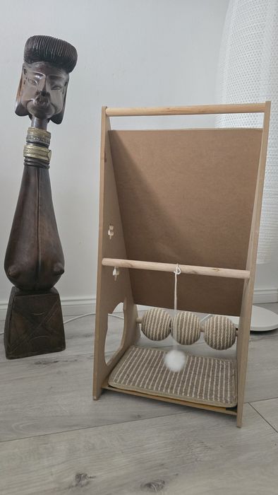 SCĂRPĂTOR pentru PISICI din Lemn Natural - Design