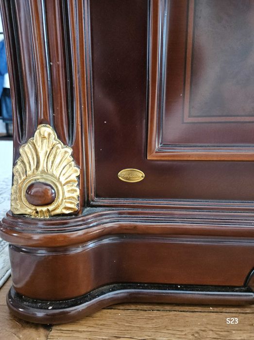 Кровать двуспальная