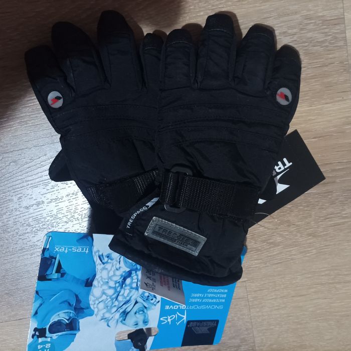 Шапка и ръкавици 1-2 год 2-4год