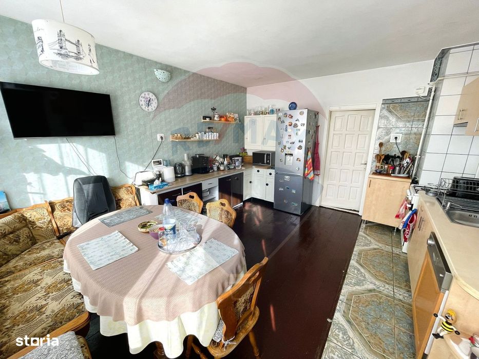 Casă cu potențial de renovare, teren generos 1366 mp, Dâmbu Rotund