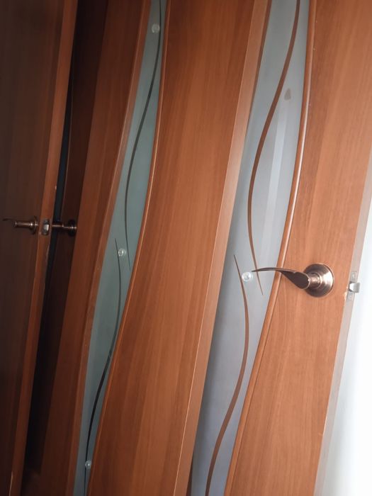 Есік сатылады б/у