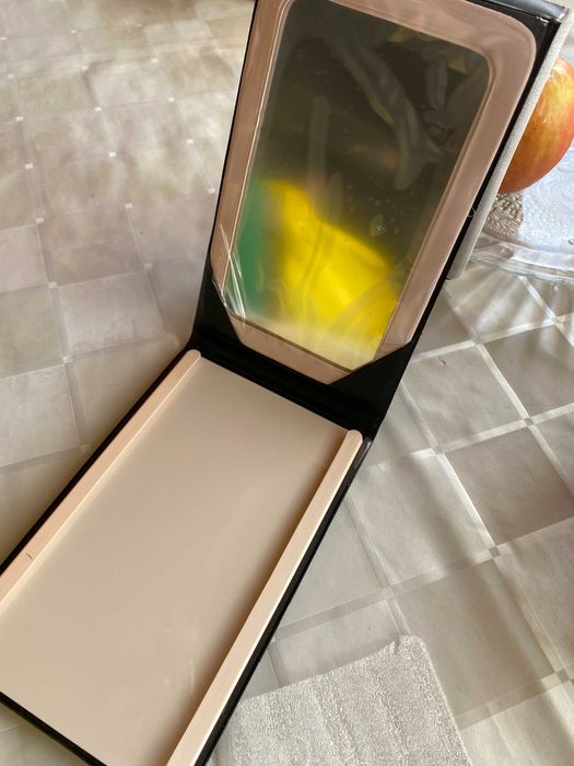 Зеркало косметическое для макияжа с косметичкой