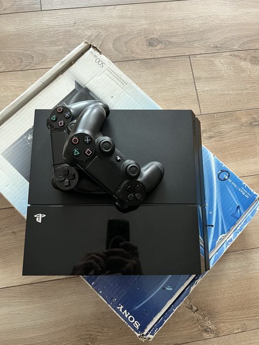 PS4 500gb x2 джойстика + игры