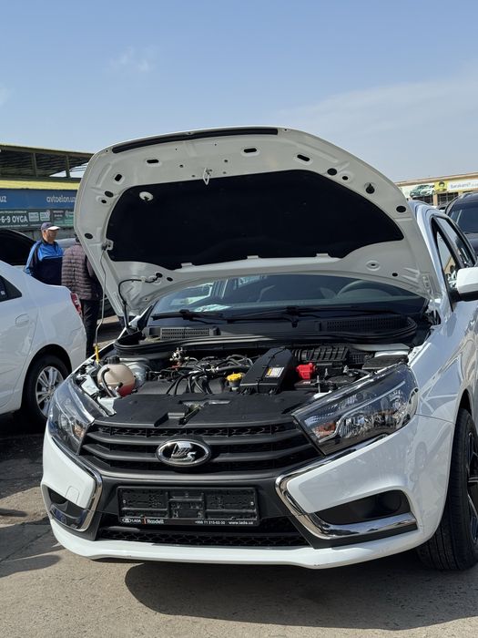 Lada vesta sw 2022 yil kraska toza 43000 km halol srochna sotiladi