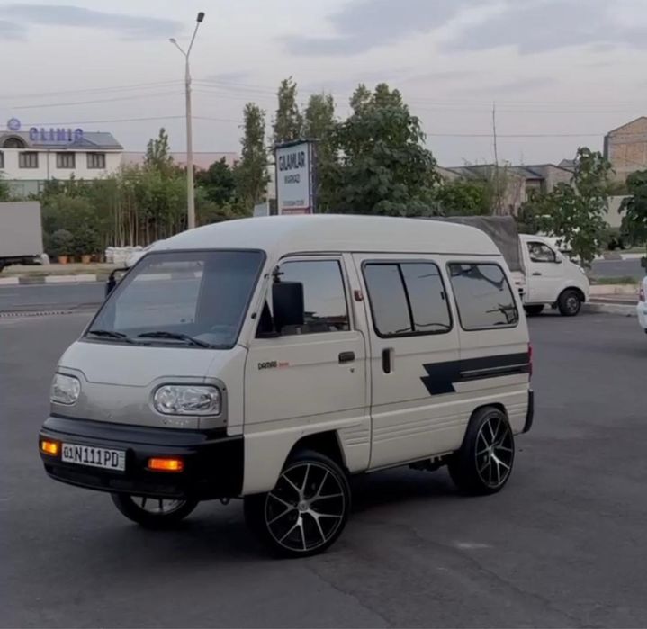 Chevrolet Damas sotiladi srochniga
