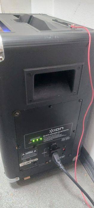 Продавам тонколона с блутут от Швейцария