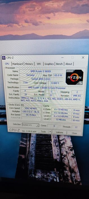 Компютър геймърски  ryzen 5600x ,rx 6600xt ,16 рам 3200mhz, захр.600+bronze