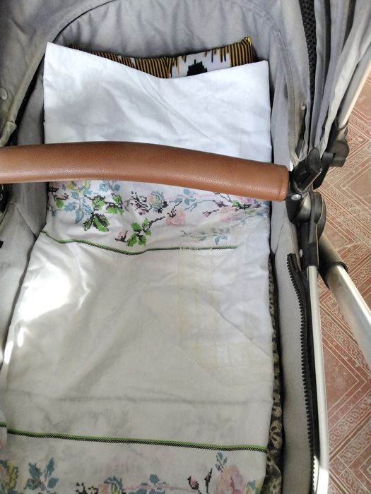 Каляска детская для детей с сумкой