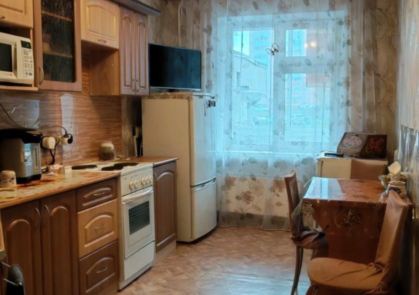Возьму на квартыру семейных студентв девушки  парня