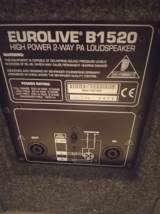 vând boxe Behringer