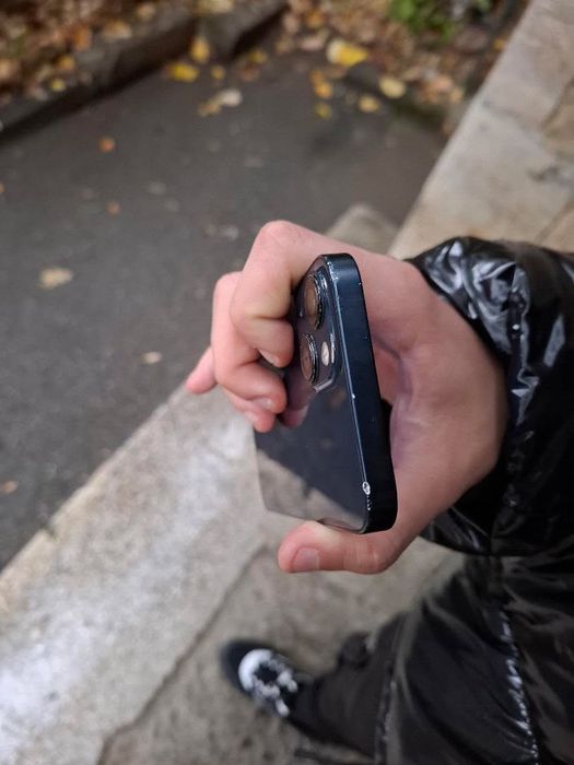 iphone 13 midnight blue