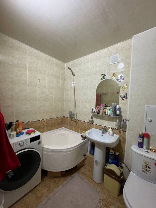 Чиланзар-1 квартал  2/2/4. Кирпичный, срочная продажа квартиры