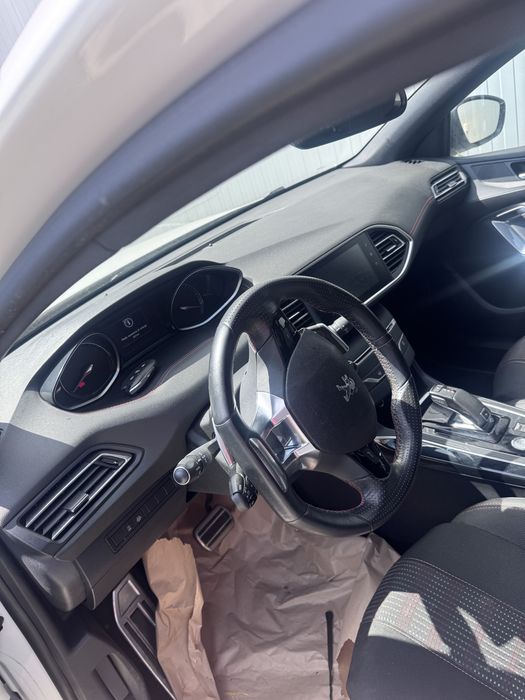 Dezmembrez peugeot 308 gt 2018 1.5 diesel