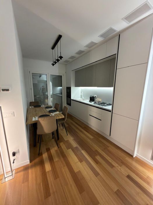 De inchiriat  apartament cu 2 camere decomandate et1