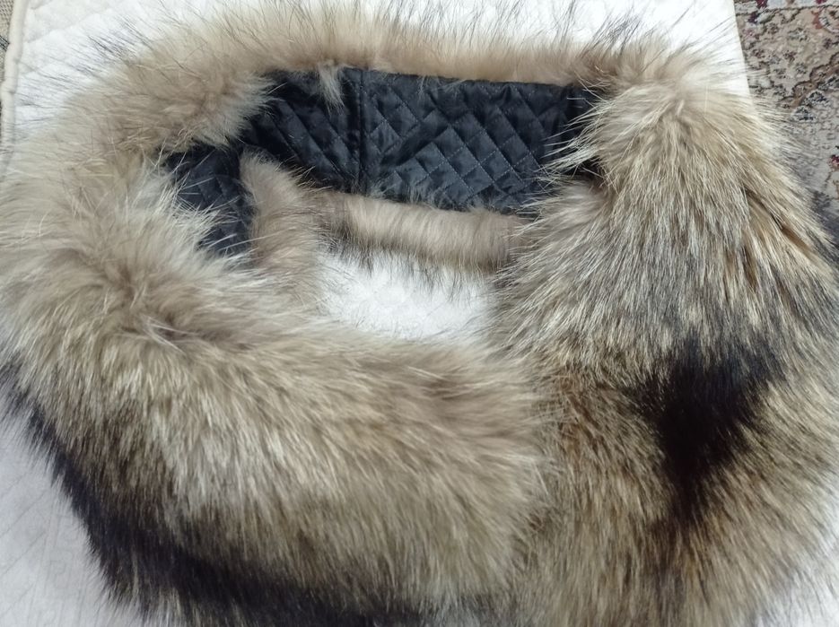 Меховой воротник енотовый
