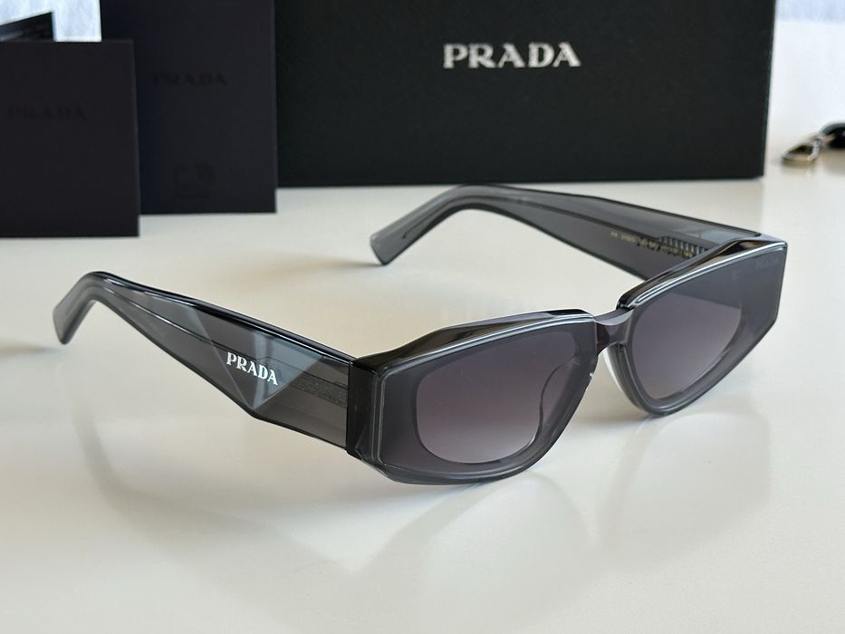 Слънчеви очила Prada