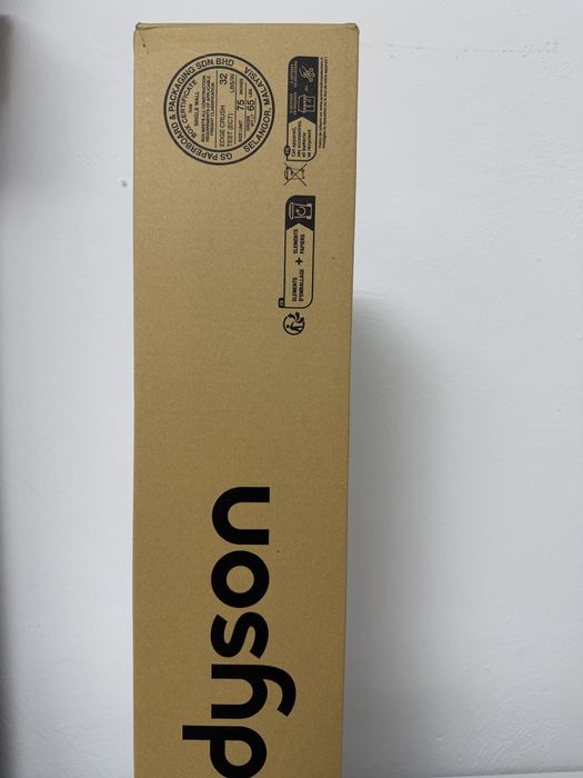 Вертикальный пылесос Dyson ,Костанай