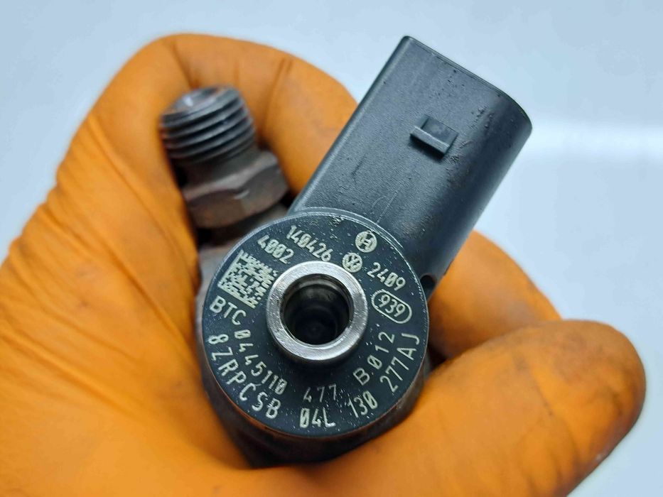 Injector Volkswagen Golf 7 (5G) [Fabr 2014-prezent] 04L130277AJ 1.6 TD