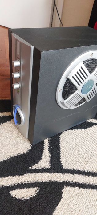 Субуфер активен.Sunnyline.